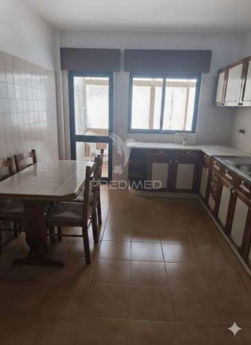 Albufeira - apartamento com 102 m² a 1km da praia