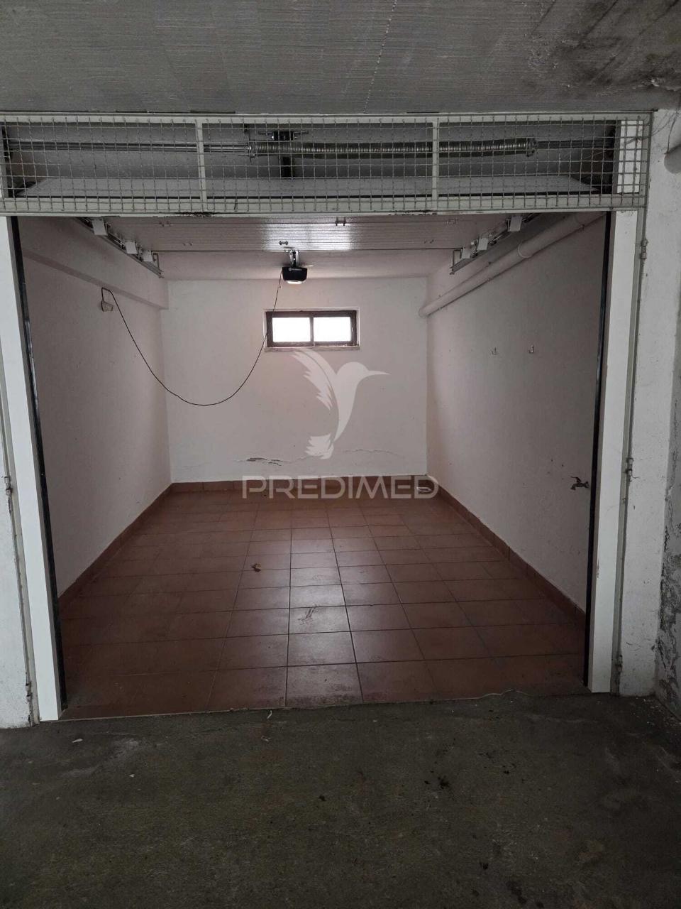 Disponível para venda garagem no entroncamento