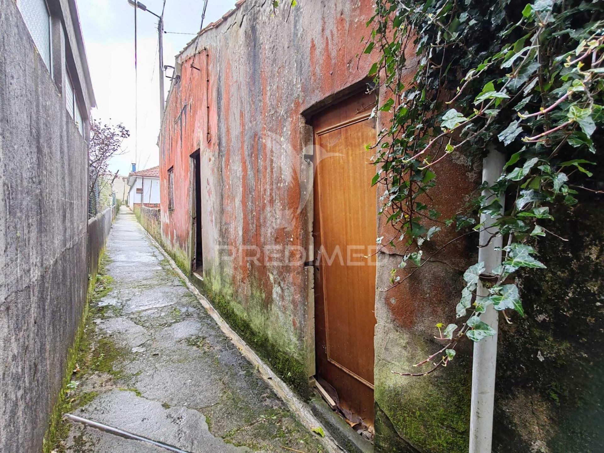 Moradia térrea para reconstrução