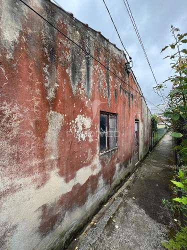 Moradia térrea para reconstrução