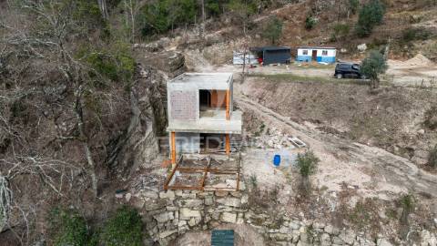 Terreno em vilar de veiga –  junto ao parque nacional da peneda-gerês