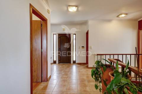 Moradia t7 com vista mar | lote de 787 m² | montesouros – mafra/ericeira