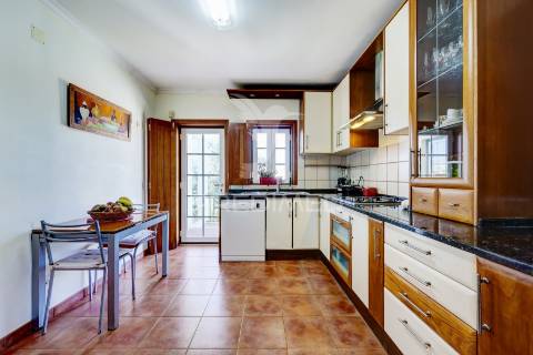 Moradia t7 com vista mar | lote de 787 m² | montesouros – mafra/ericeira