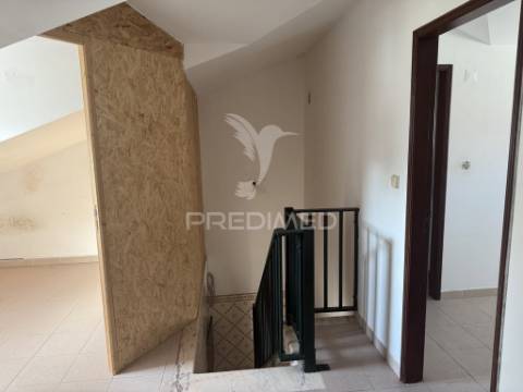 Moradia t2+2 arruda dos vinhos