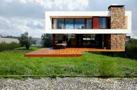 Lote de terreno urbano com 710m²