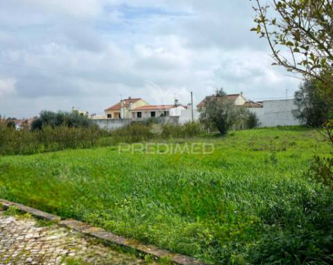 Lote de terreno urbano com 710m²