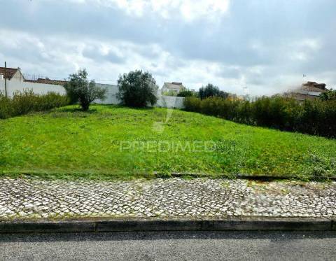 Lote de terreno urbano com 710m²