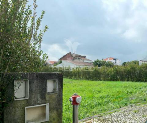 Lote de terreno urbano com 710m²