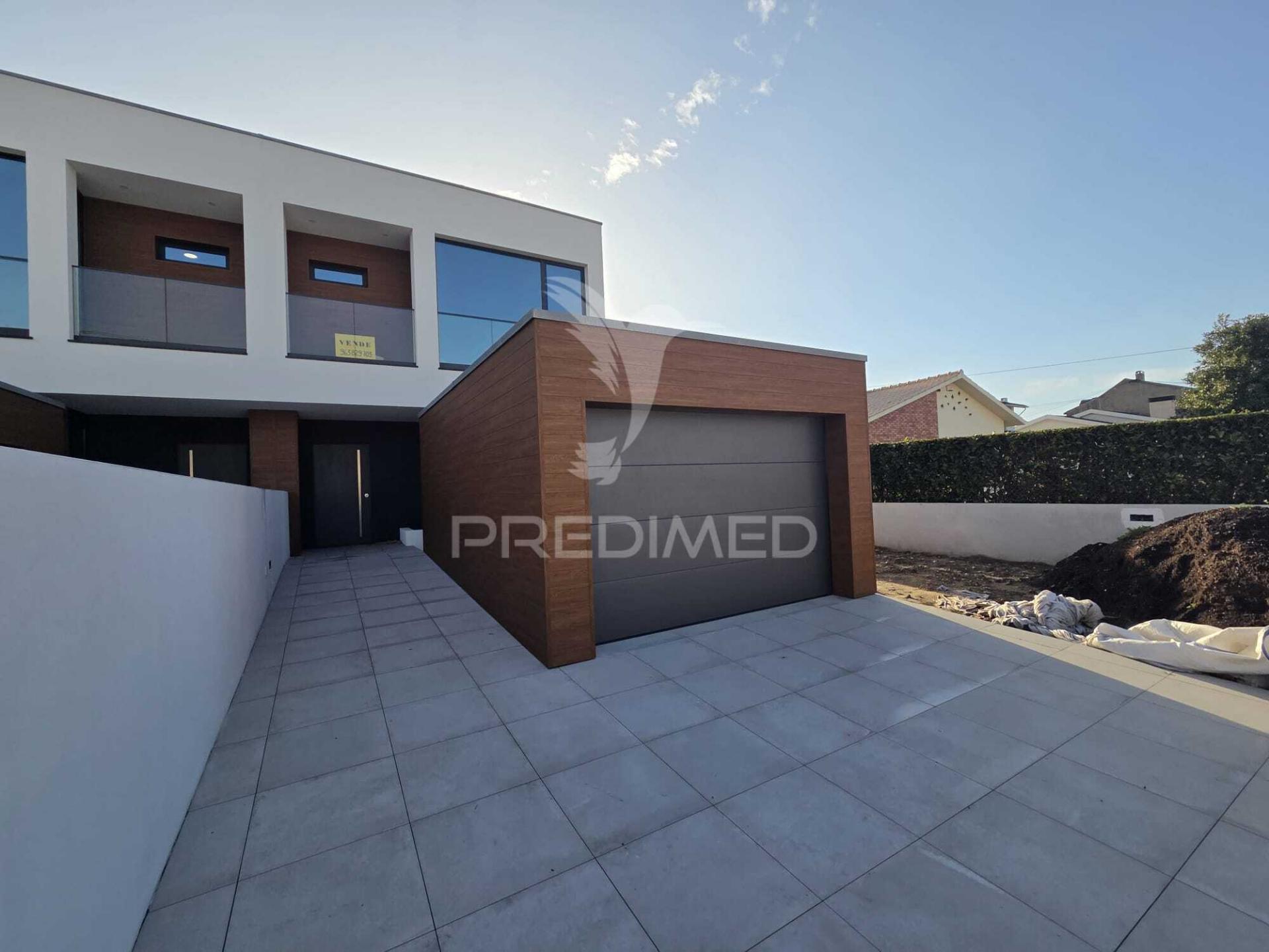 Moradia t4 em aradas