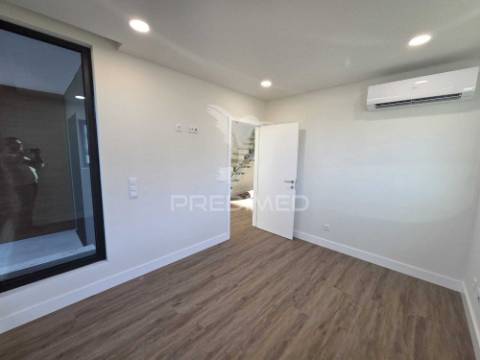 Moradia t4 em aradas