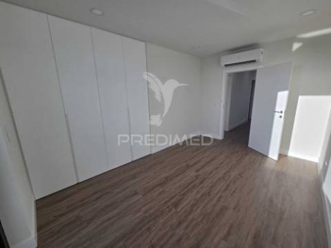 Moradia t4 em aradas