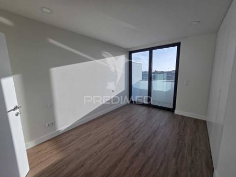 Moradia t4 em aradas