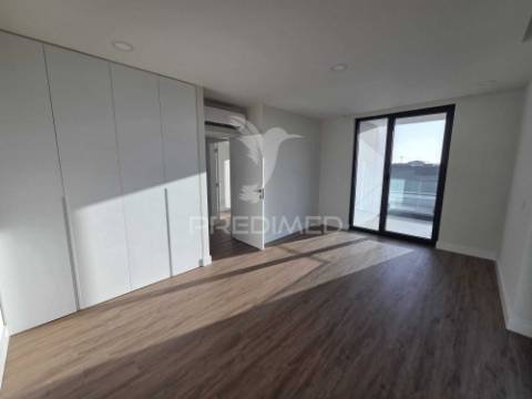 Moradia t4 em aradas