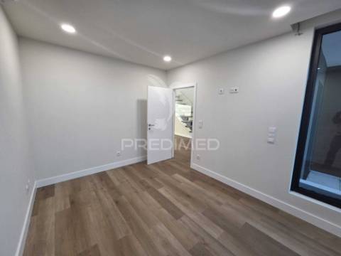 Moradia t4 em aradas