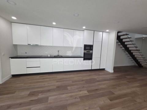 Moradia t4 em aradas