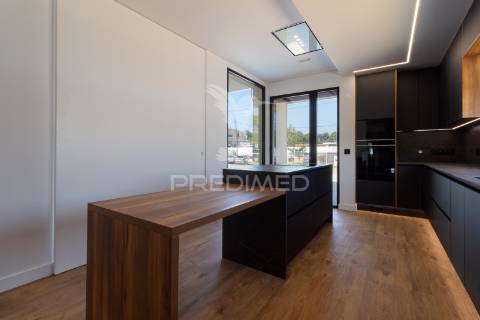 Moradia t5 contemporânea de luxo | marisol – charneca de caparica