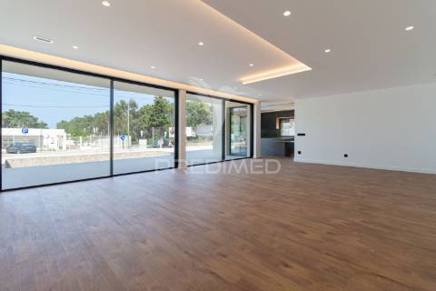 Moradia t5 contemporânea de luxo | marisol – charneca de caparica