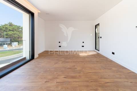 Moradia t5 contemporânea de luxo | marisol – charneca de caparica