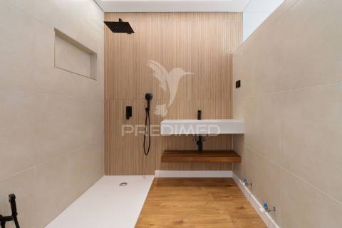 Moradia t5 contemporânea de luxo | marisol – charneca de caparica