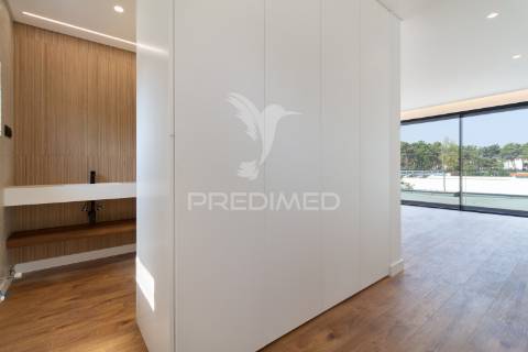 Moradia t5 contemporânea de luxo | marisol – charneca de caparica