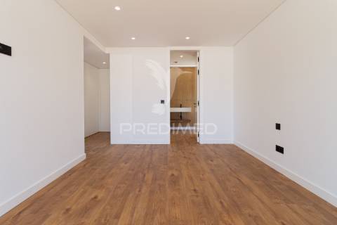 Moradia t5 contemporânea de luxo | marisol – charneca de caparica