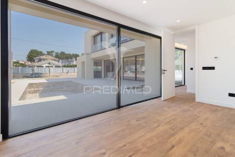 Moradia t5 contemporânea de luxo | marisol – charneca de caparica