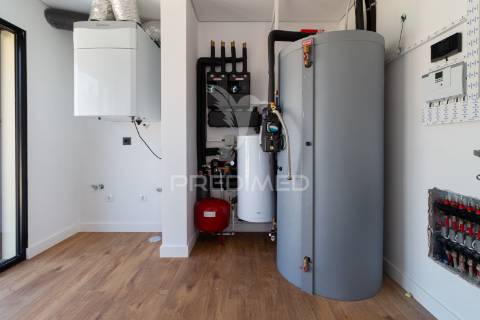 Moradia t5 contemporânea de luxo | marisol – charneca de caparica