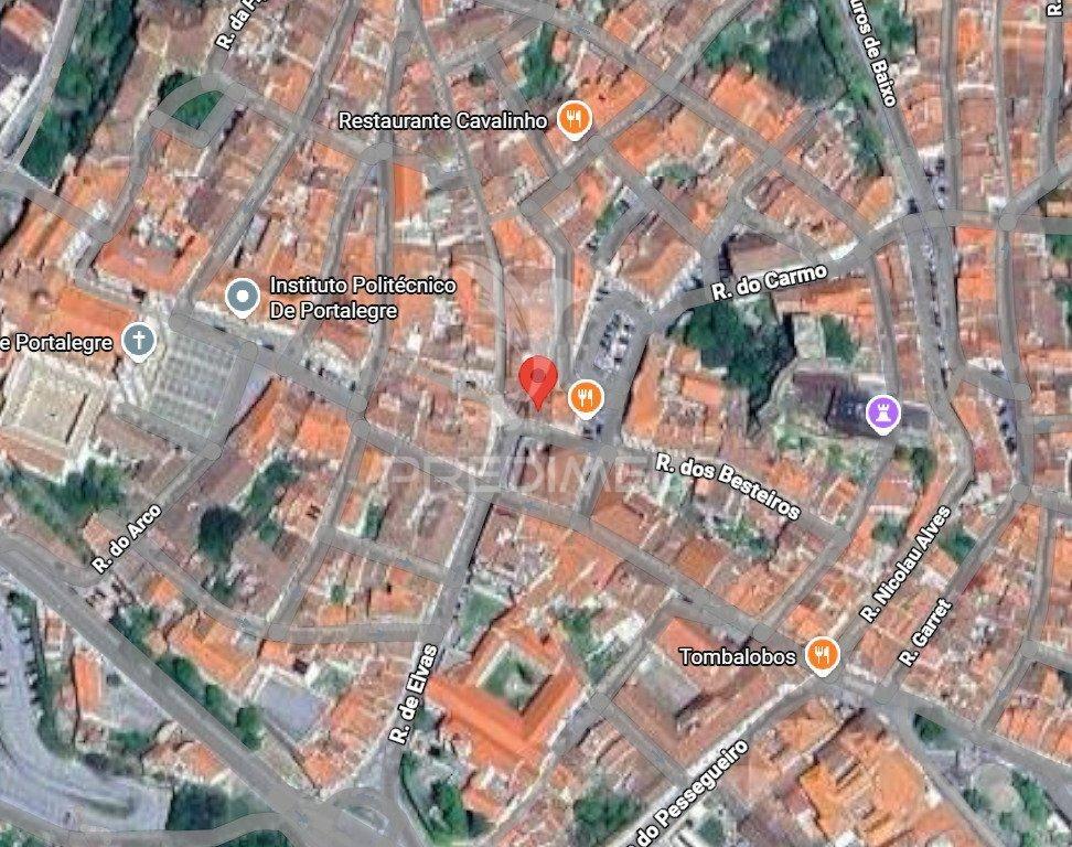 Moradia para investimento com projeto de arquitetura aprovado