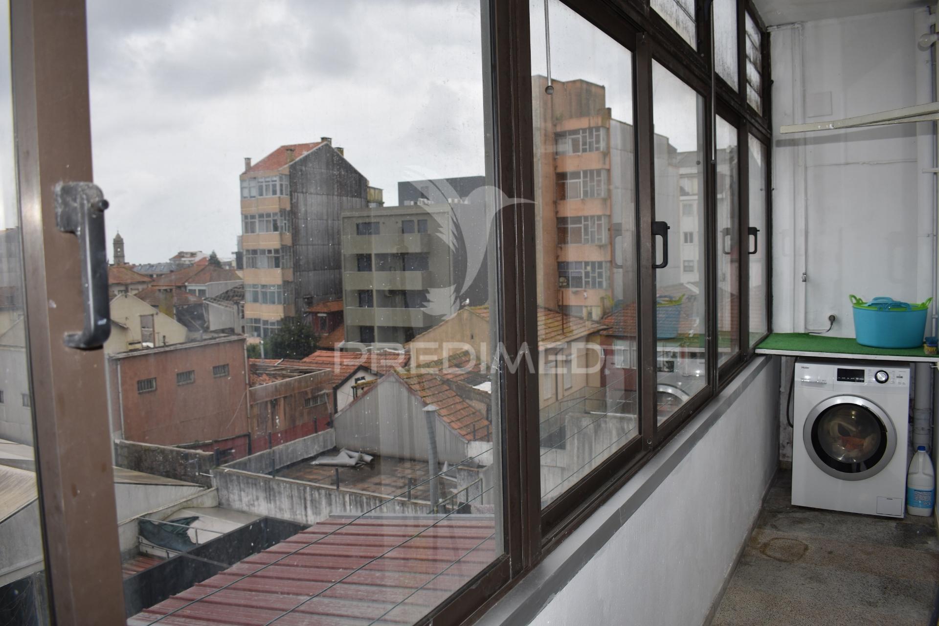 T2 mobilado  -  centro do porto