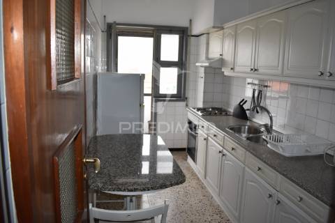 T2 mobilado  -  centro do porto