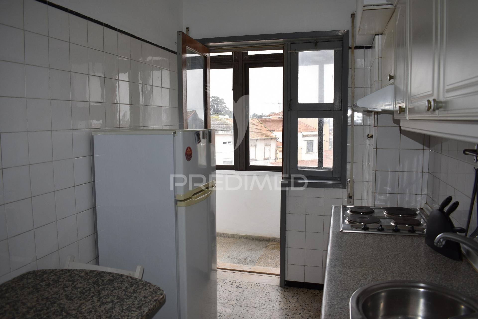 T2 mobilado  -  centro do porto