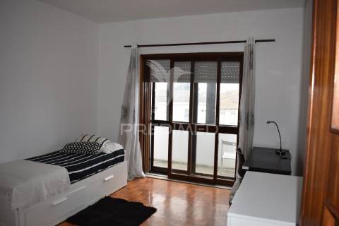 T2 mobilado  -  centro do porto