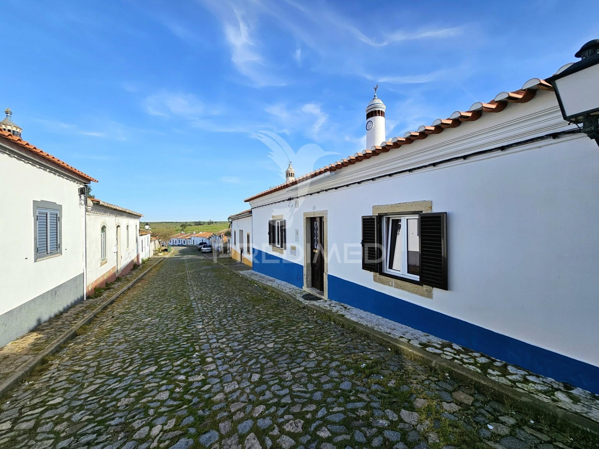 Moradia t4 em casével, concelho de castro verde.