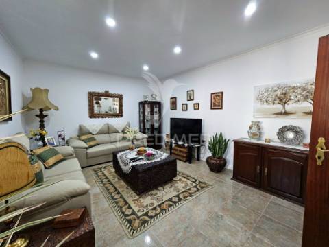 Moradia t4 em casével, concelho de castro verde.