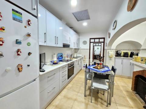 Moradia t4 em casével, concelho de castro verde.