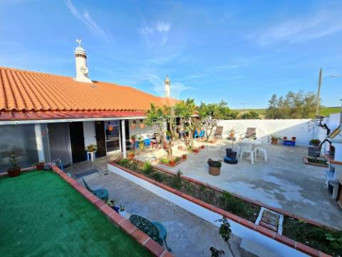 Moradia t4 em casével, concelho de castro verde.