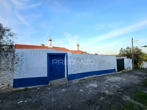 Moradia t4 em casével, concelho de castro verde.