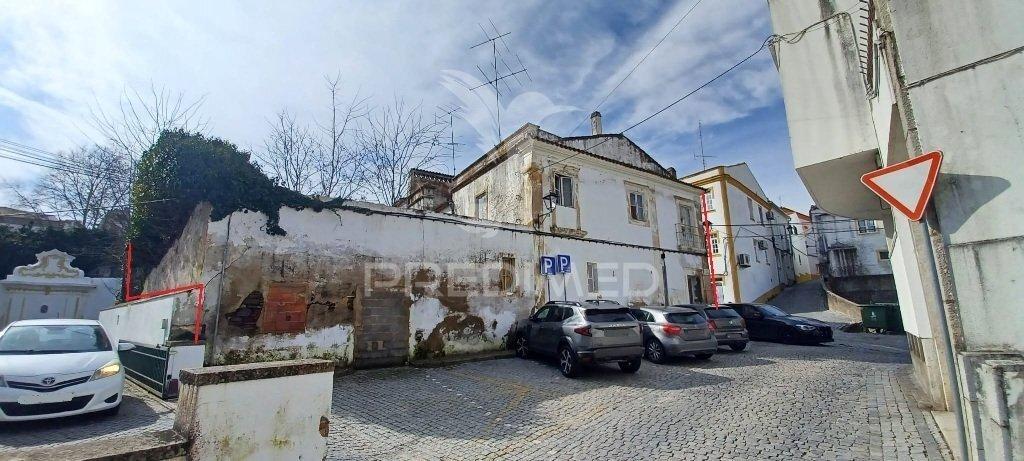 Imóvel para investimento com projeto de arquitetura aprovado