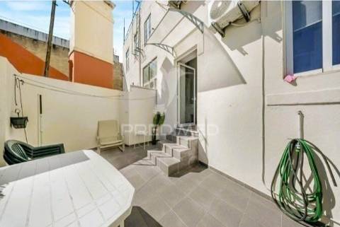 Apartamento t2 com terraço em marvila