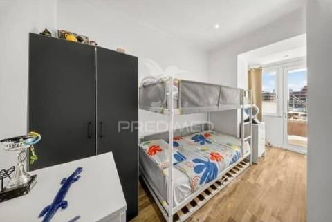 Apartamento t2 com terraço em marvila