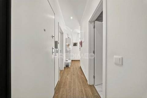 Apartamento t2 com terraço em marvila