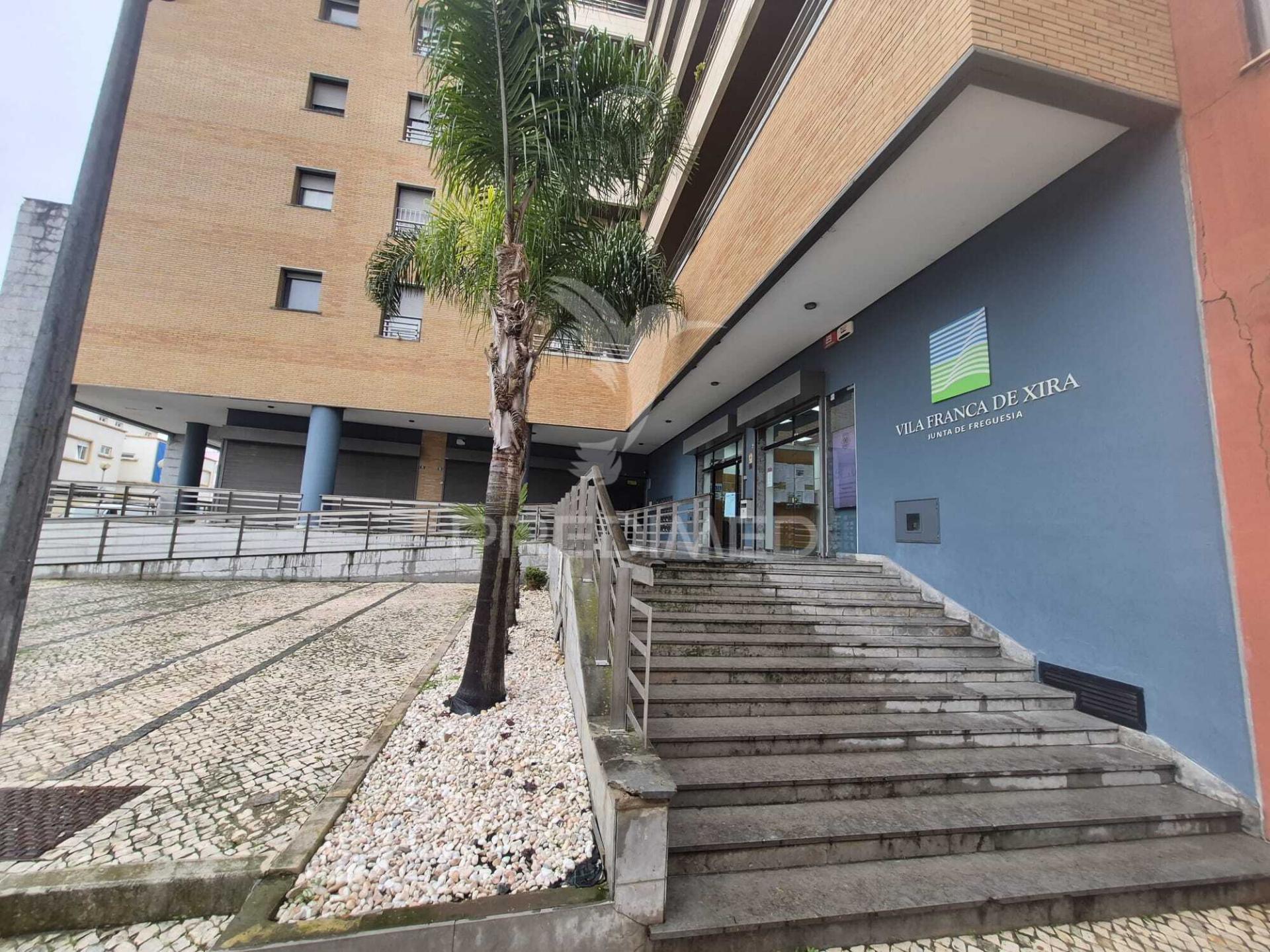 Apartamento t2  no edifício varandas da lezíria (vila franca de xira)