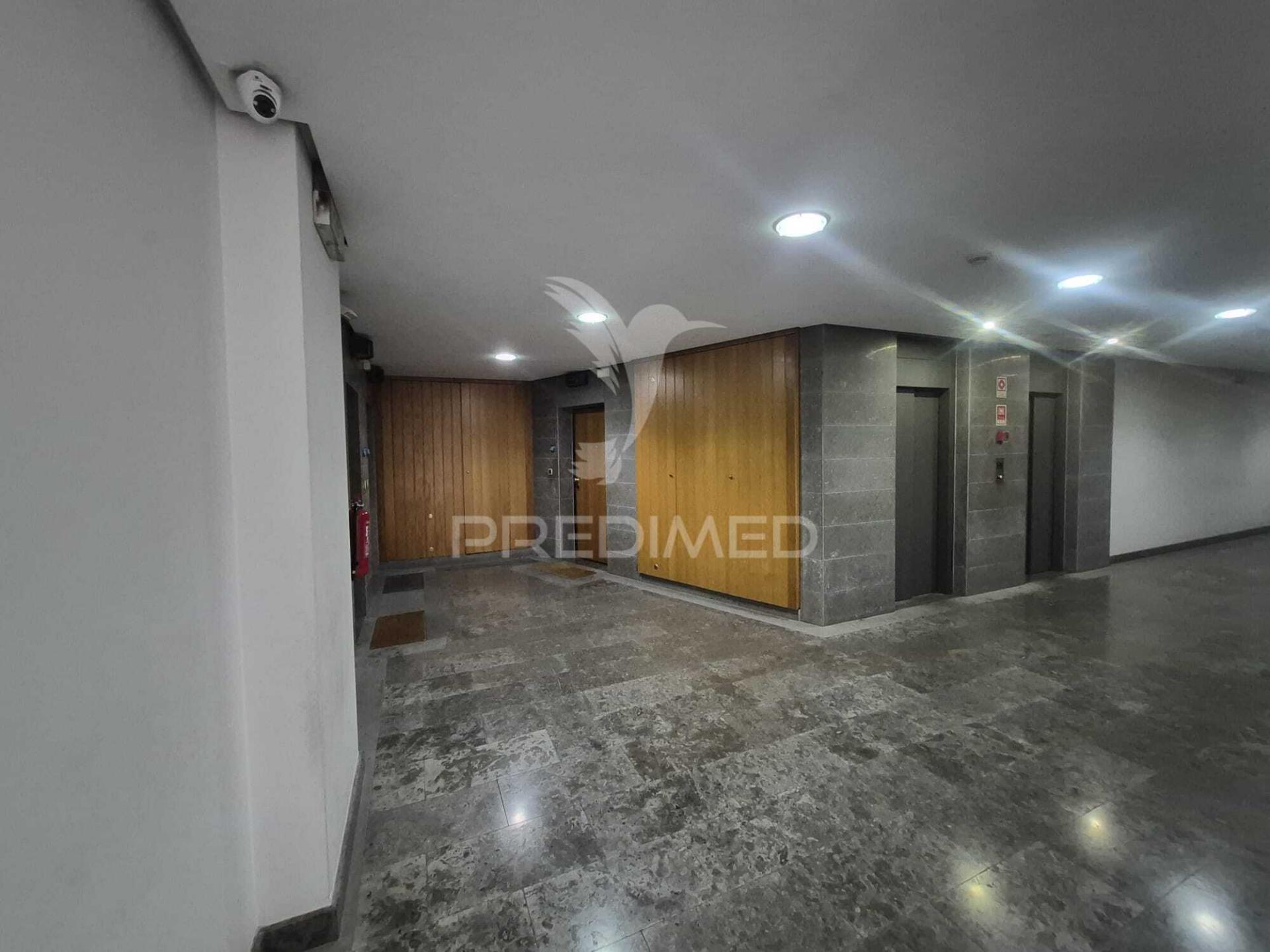 Apartamento t2  no edifício varandas da lezíria (vila franca de xira)