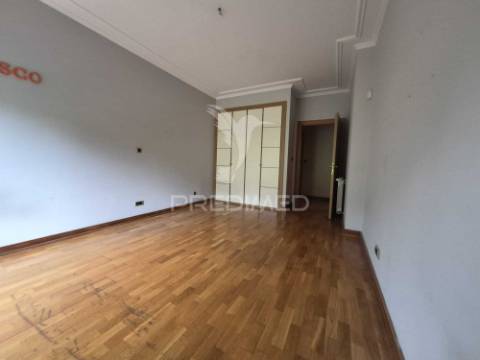 Apartamento t2  no edifício varandas da lezíria (vila franca de xira)