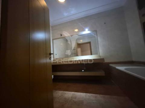 Apartamento t2  no edifício varandas da lezíria (vila franca de xira)