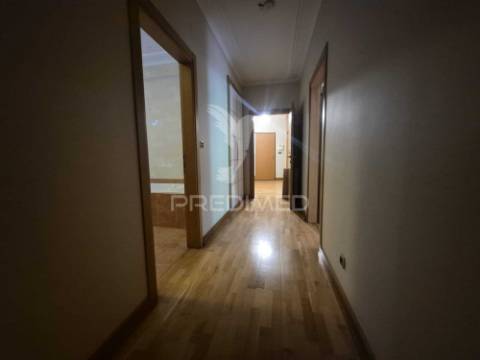 Apartamento t2  no edifício varandas da lezíria (vila franca de xira)
