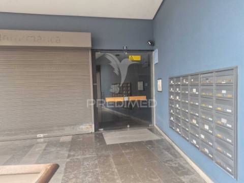 Apartamento t2  no edifício varandas da lezíria (vila franca de xira)