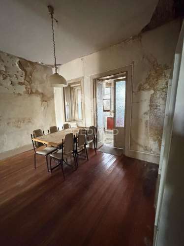 Moradia para reabilitação total - zona histórica de vila nova de gaia - vistas rio douro