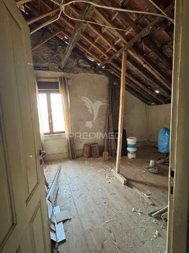 Moradia para reabilitação total - zona histórica de vila nova de gaia - vistas rio douro