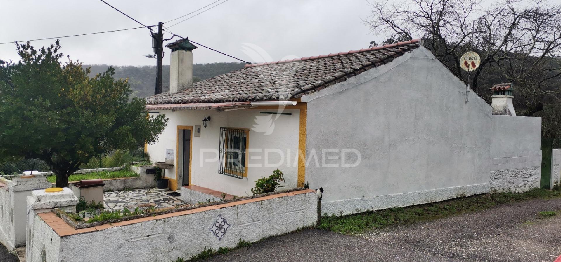 Moradia t2 com quintal